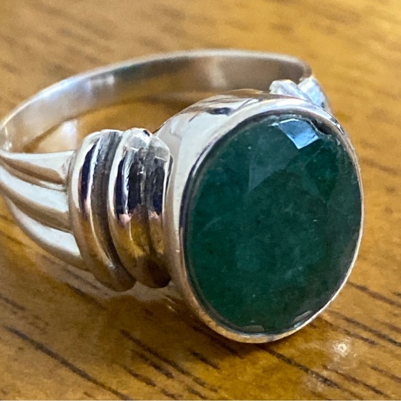 Dark Green Emerald Sterling Silver Ring. Size 8 - Picture 2 of 7
